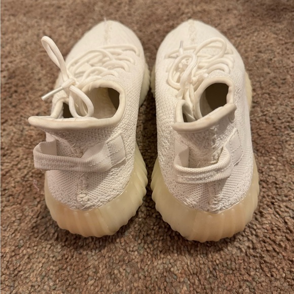 Men’s Yeezy Adidas Shoes - Picture 3 of 5